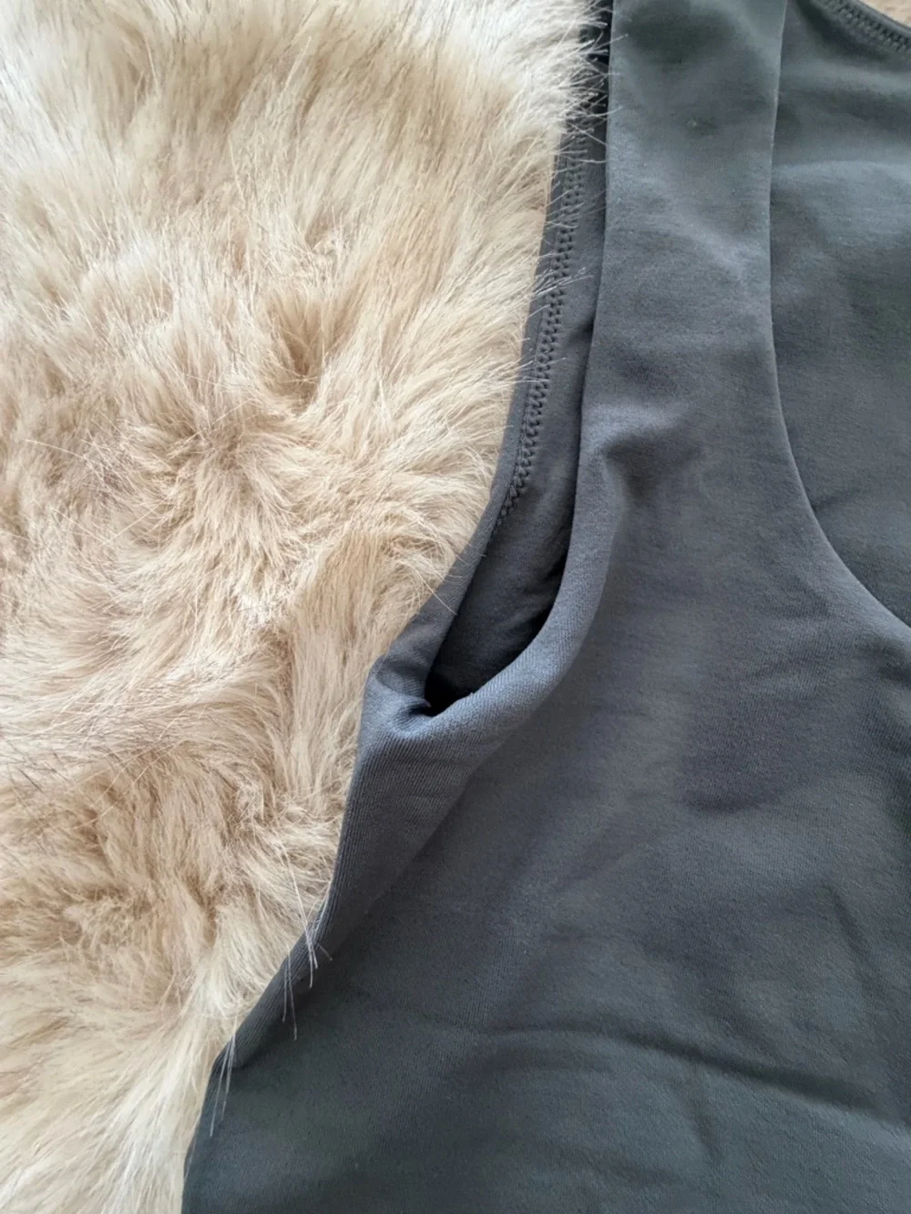 a new day charcoal gray Women's Slim Fit
Seamless Tank Top Small - Picture 6 of 8